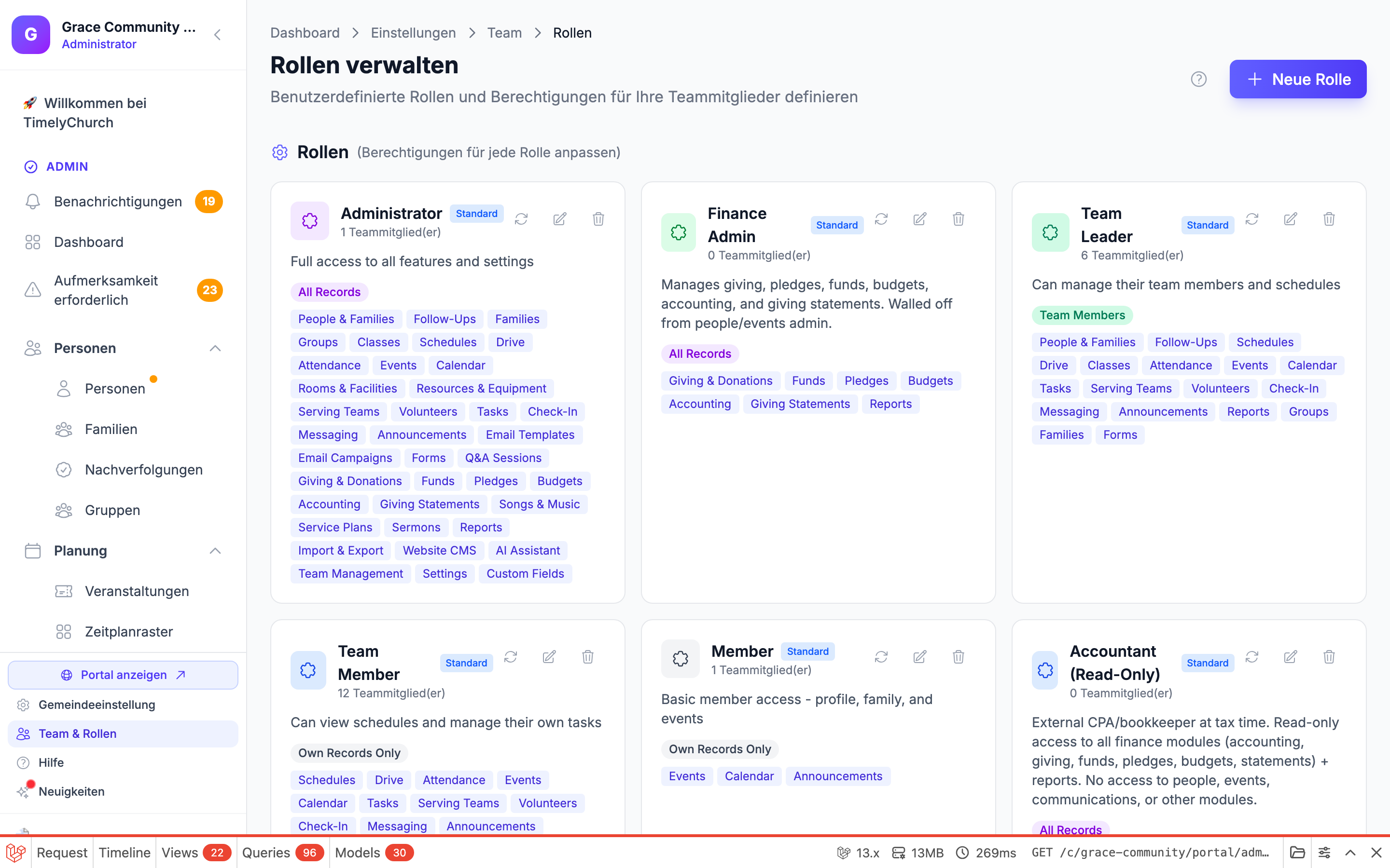 Modulberechtigungs-Raster mit Kategorieabschnitten, den Ebenen-Pillen Keine/Anzeigen/Bearbeiten/Vollständig und Aktionskontrollkästchen