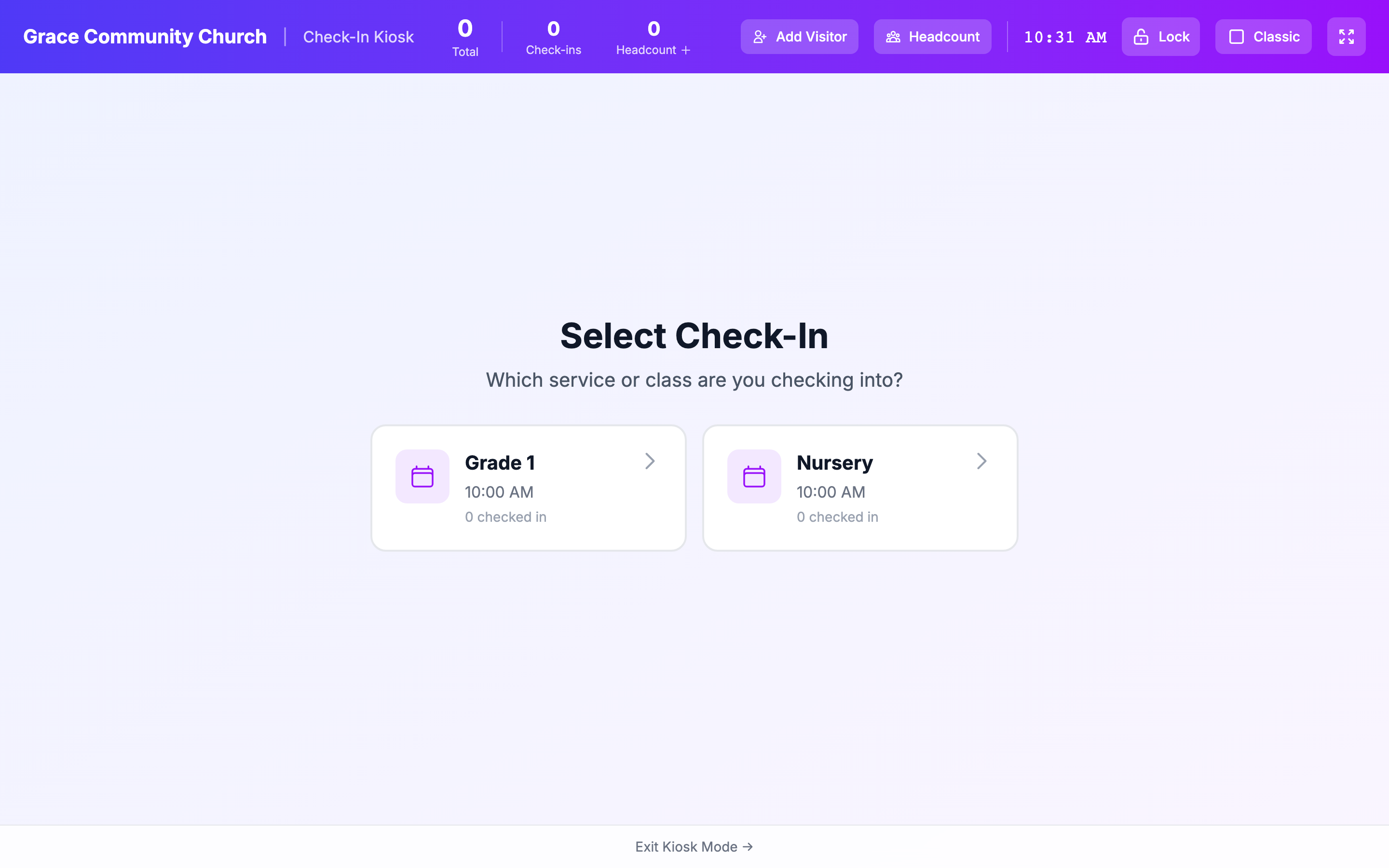 Kiosk-Bildschirm „Check-in auswählen" mit einer Liste benannter Live-Sitzungen (zum Beispiel Krippe und Klasse 1) als große Tipp-Karten