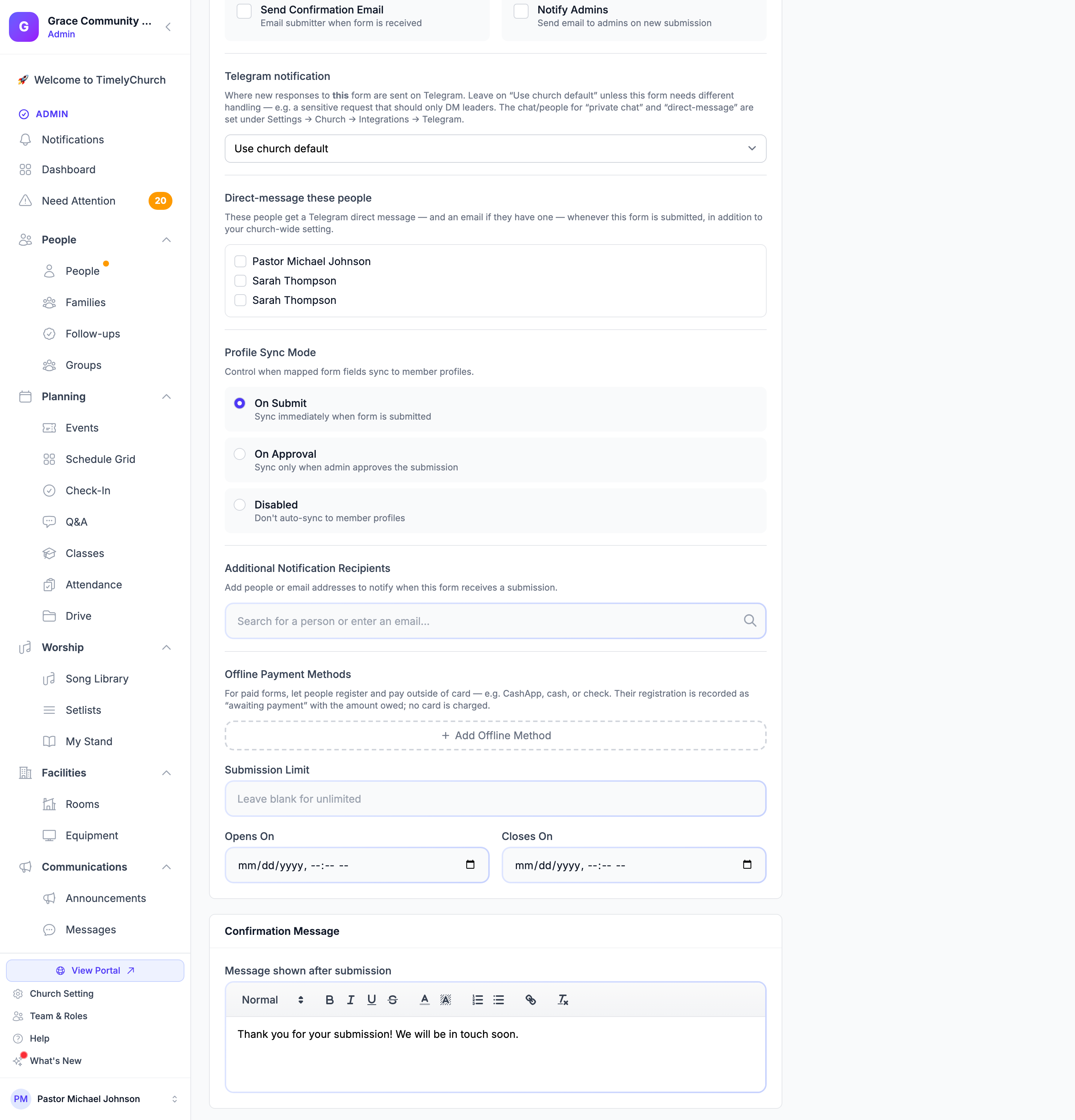 Die Registerkarte Einstellungen eines Formulars mit dem Dropdown Telegram-Benachrichtigung auf Gemeindestandard verwenden, der Liste Diesen Personen eine Direktnachricht senden und dem Suchfeld Zusätzliche Benachrichtigungsempfänger